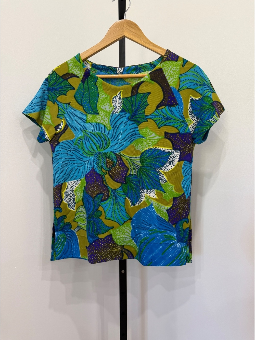 70s Polyester Colorful Floral Pattern Short Sleeve Top Green Purple Blue  XS